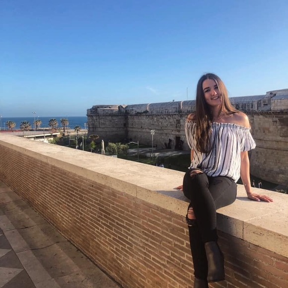 Meet your Posher, Alexis - Picture 1 of 1
